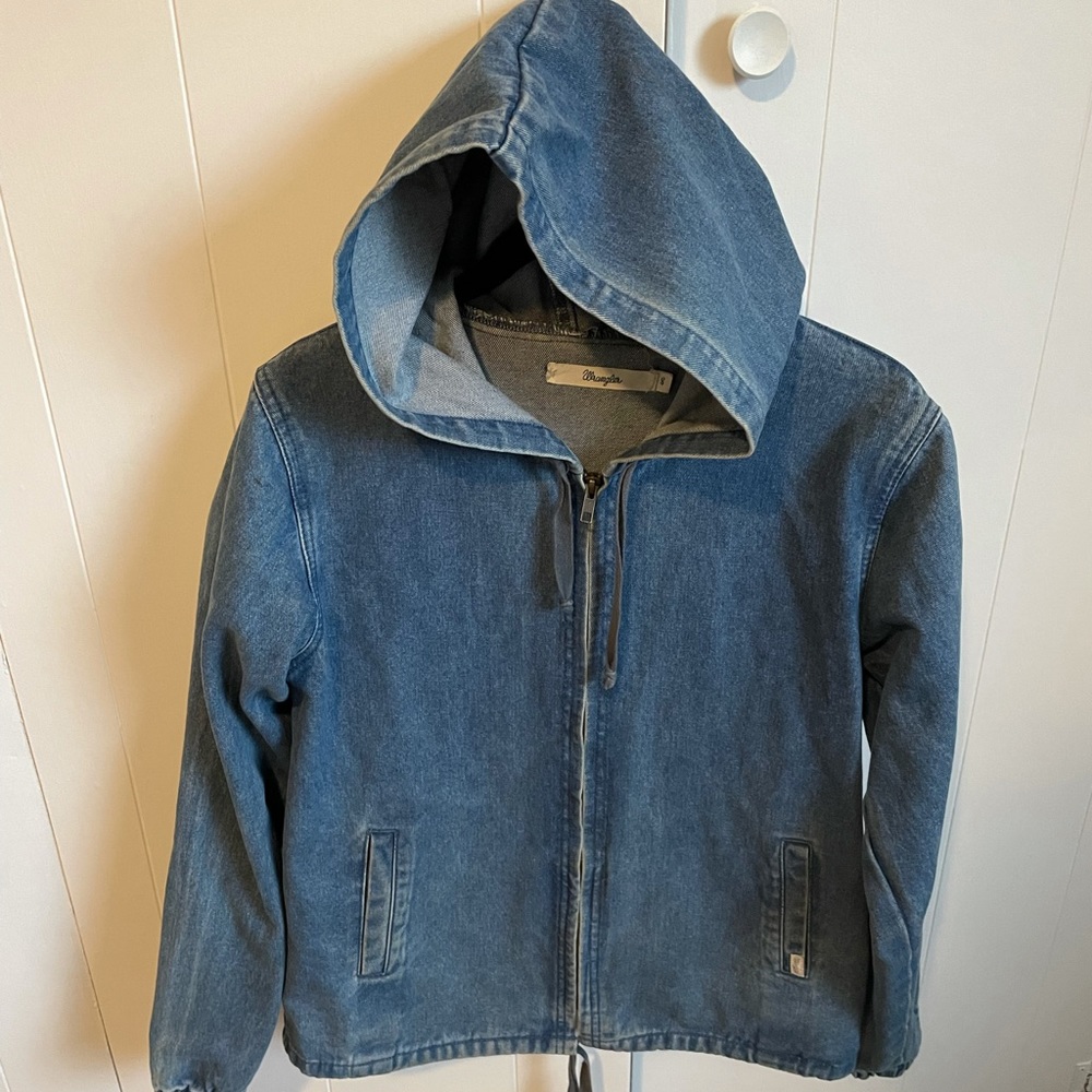 Vintage wrangler jean jacket. Size 8